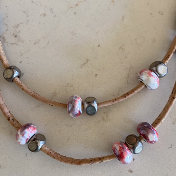 Cork necklace from Portugal - Picture 2 of 5